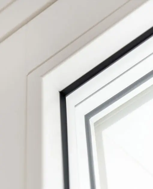 Particolare infisso in legno